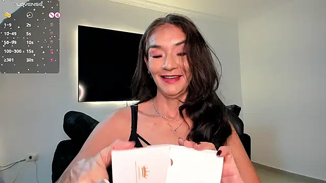 Emma Mendozaa online show from June 27, 11:37 am
