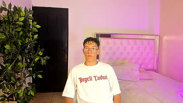 Christopher Hunter online show from March 10, 7:52 pm