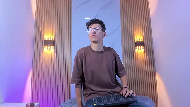 Christopher Hunter online show from March 15, 9:43 pm