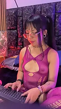 mary luckaysha  online show from June 22, 7:11 pm