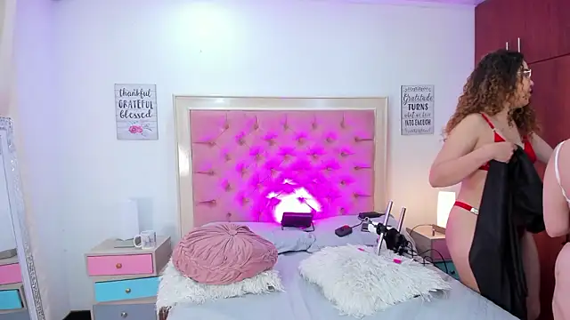 AmbarClarck online show from March 15, 12:00 pm