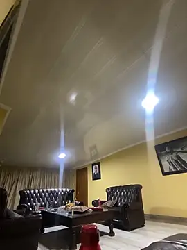 Snapshot of BankssWithTheBenz chatting on February 15, 7:54 pm BankssWithTheBenz online show from February 15, 7:54 pm