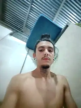 Snapshot of Suki7bsk chatting on February 3, 5:05 am Suki7bsk online show from February 3, 5:05 am