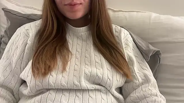 Lucyschickt online show from February 13, 9:44 pm