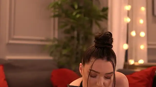 CindyCruse online show from March 11, 6:41 am