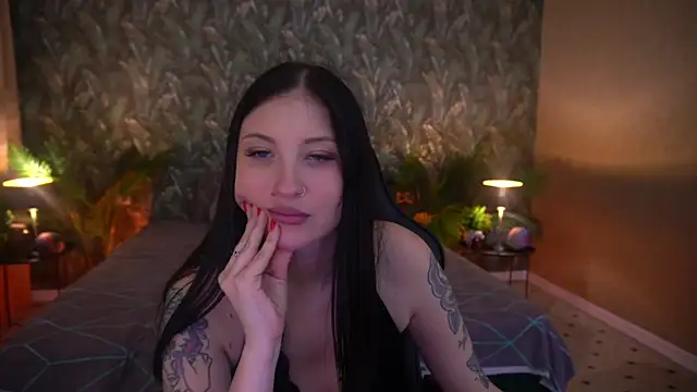 Snapshot of LunaaMay chatting on May 11, 4:26 pm LunaaMay online show from May 11, 4:26 pm