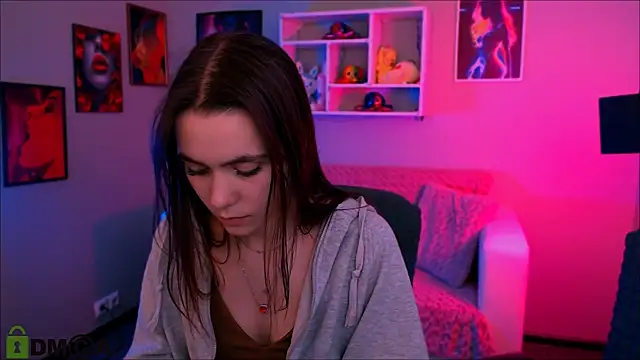laurenmurrr online show from April 25, 1:41 pm