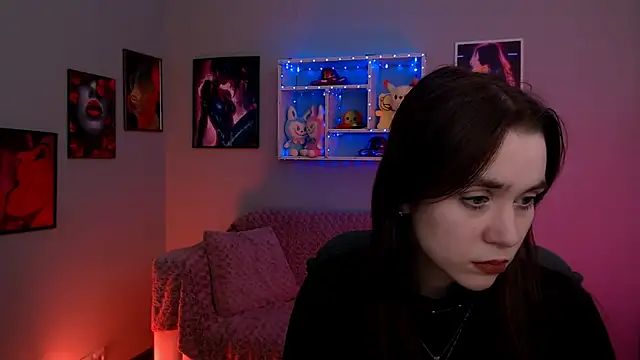 laurenmurrr online show from April 29, 12:20 pm