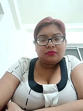 Snapshot of Elie_Hallway chatting on February 2, 6:17 pm Elie Hallway online show from February 2, 6:17 pm