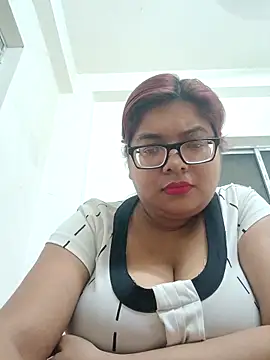 Snapshot of Elie_Hallway chatting on February 26, 5:56 pm Elie Hallway online show from February 26, 5:56 pm