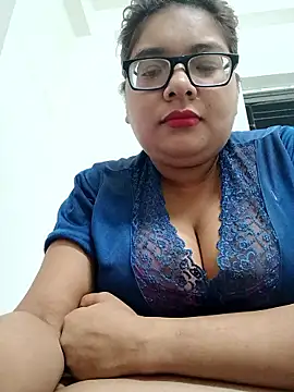 Snapshot of Elie_Hallway chatting on March 31, 6:41 pm Elie Hallway online show from March 31, 6:41 pm
