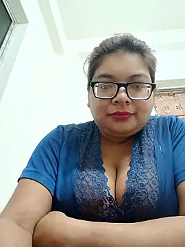 Snapshot of Elie_Hallway chatting on April 4, 6:49 pm Elie Hallway online show from April 4, 6:49 pm
