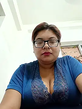 Snapshot of Elie_Hallway chatting on April 12, 7:08 pm Elie Hallway online show from April 12, 7:08 pm