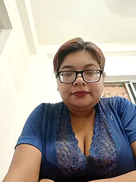 Snapshot of Elie_Hallway chatting on April 14, 6:25 pm Elie Hallway online show from April 14, 6:25 pm