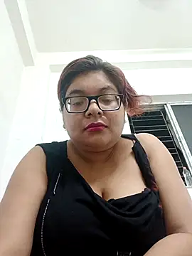Snapshot of Elie_Hallway chatting on April 17, 7:17 pm Elie Hallway online show from April 17, 7:17 pm