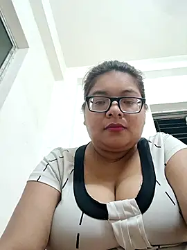 Snapshot of Elie_Hallway chatting on April 22, 6:31 pm Elie Hallway online show from April 22, 6:31 pm