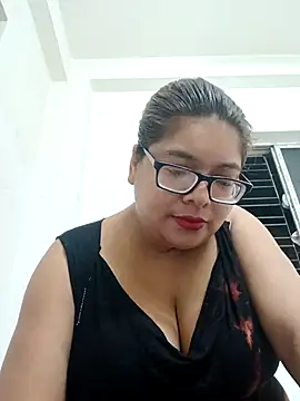 Snapshot of Elie_Hallway chatting on April 23, 7:05 pm Elie Hallway online show from April 23, 7:05 pm