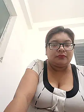 Snapshot of Elie_Hallway chatting on April 28, 6:24 pm Elie Hallway online show from April 28, 6:24 pm