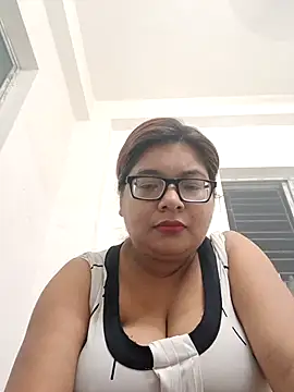 Snapshot of Elie_Hallway chatting on May 3, 6:58 pm Elie Hallway online show from May 3, 6:58 pm