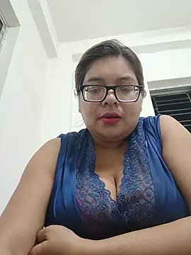 Snapshot of Elie_Hallway chatting on May 16, 5:45 pm Elie Hallway online show from May 16, 5:45 pm