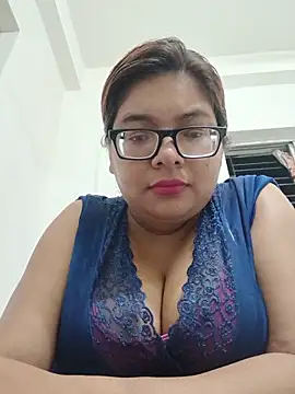 Snapshot of Elie_Hallway chatting on May 22, 6:13 pm Elie Hallway online show from May 22, 6:13 pm