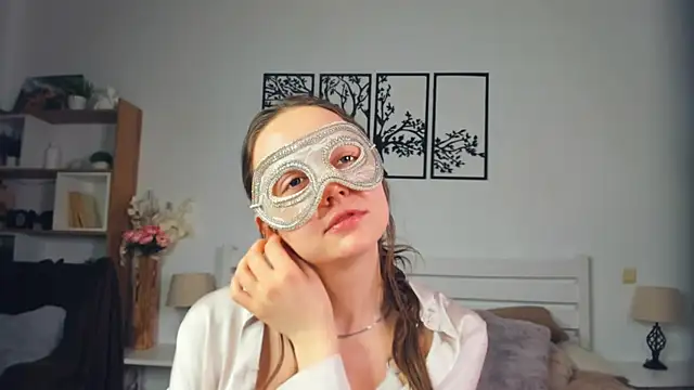 MalvinaTrafford online show from May 2, 8:25 pm