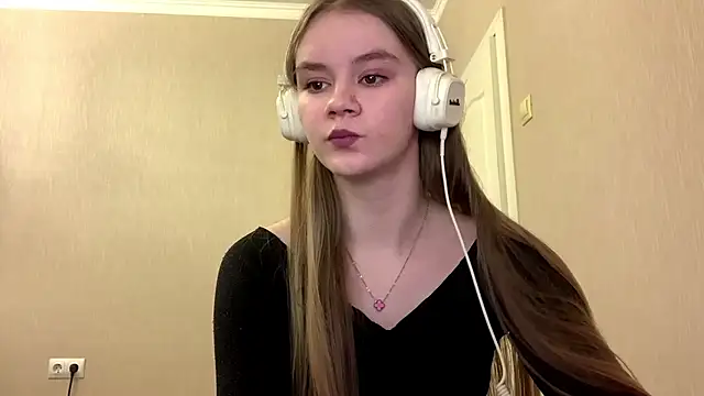 AgnesShy  online show from February 21, 7:20 am