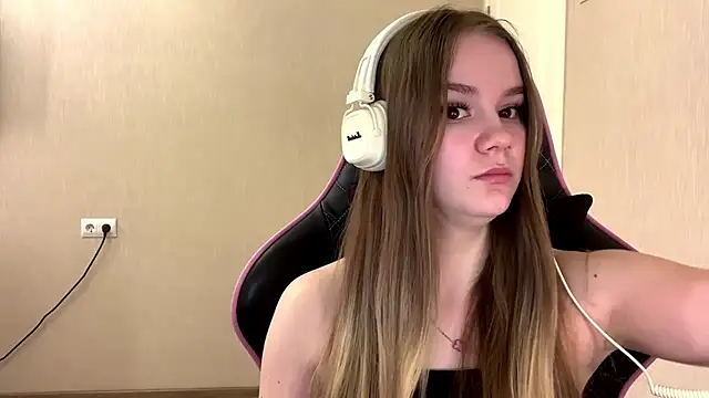 AgnesShy  online show from March 11, 12:44 pm