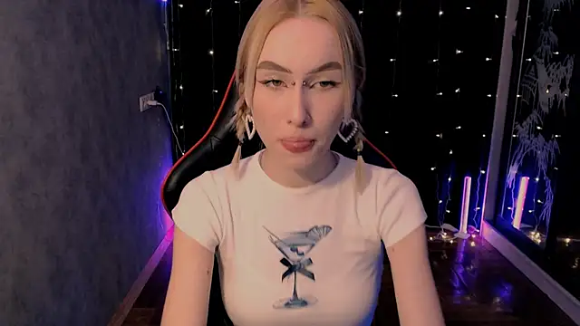 crybambi online show from February 11, 7:02 am