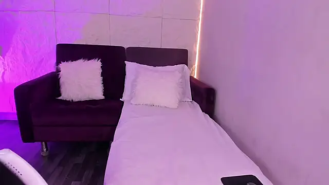 Yalezka  online show from February 16, 12:01 pm