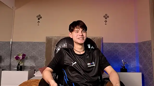 Derek Sinn online show from February 11, 8:03 pm