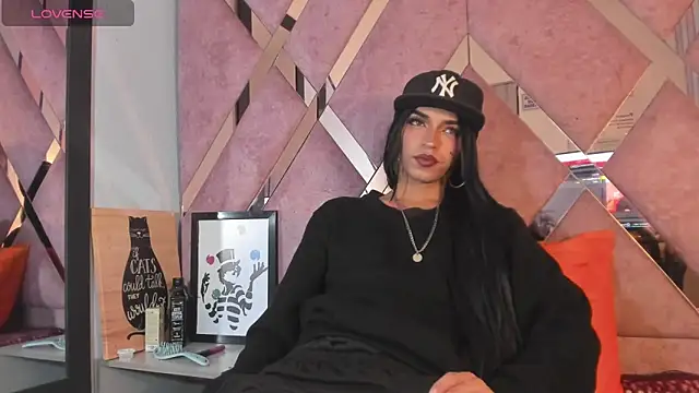 MeghanQueen   online show from March 13, 6:20 am