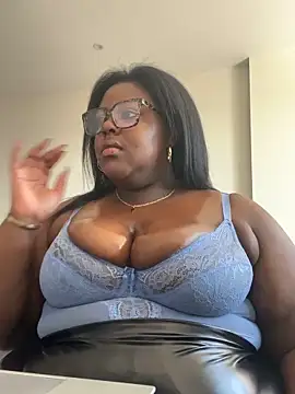 Snapshot of BouncyBBW chatting on April 23, 10:36 am BouncyBBW online show from April 23, 10:36 am