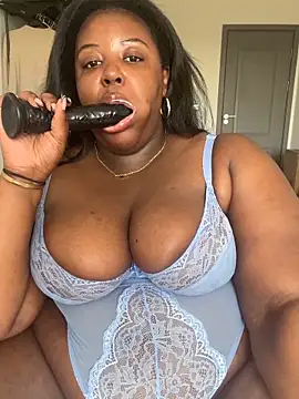 Snapshot of BouncyBBW chatting on May 2, 9:58 am BouncyBBW online show from May 2, 9:58 am