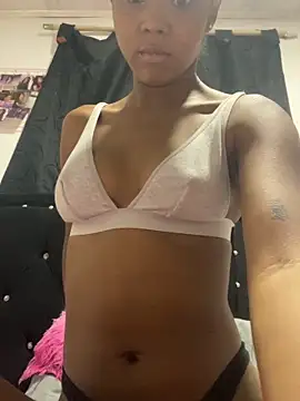 LIA PARKERR online show from February 15, 9:11 pm