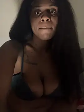 Snapshot of juicyexotic chatting on February 9, 2:43 pm juicyexotic online show from February 9, 2:43 pm