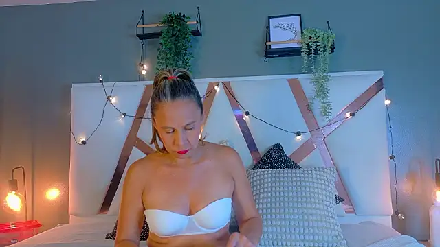 THALIAGRAY   online show from March 13, 3:02 am