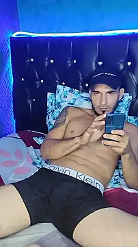 Snapshot of junior_men22 chatting on February 8, 12:19 pm junior men22 online show from February 8, 12:19 pm