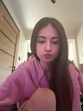 karlaluuvv online show from March 18, 11:13 am