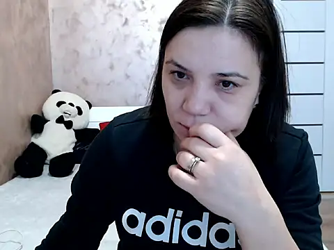 LorraGrey online show from February 4, 7:03 am