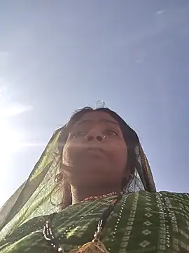 Hotty raghni online show from March 13, 3:35 am