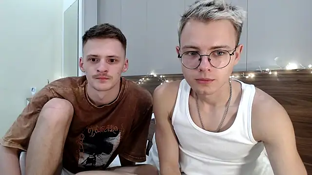 Snapshot of NikiKerryCum chatting on February 2, 12:48 pm NikiKerryCum online show from February 2, 12:48 pm