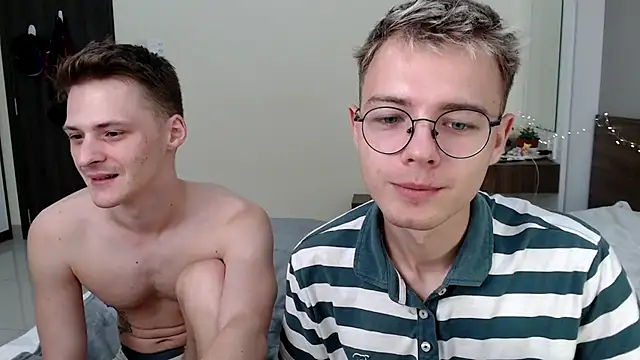 Snapshot of NikiKerryCum chatting on March 19, 11:03 am NikiKerryCum online show from March 19, 11:03 am