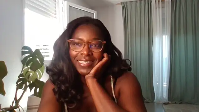 Snapshot of SalopeCagoulee chatting on June 12, 11:53 am SalopeCagoulee online show from June 12, 11:53 am