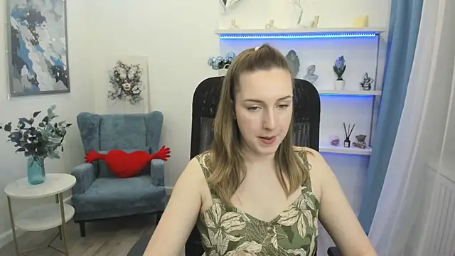 CaseyTerini online show from May 4, 3:46 am