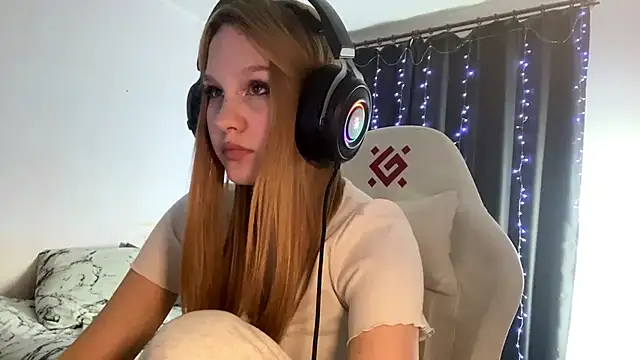 axin burnell online show from March 6, 5:09 pm