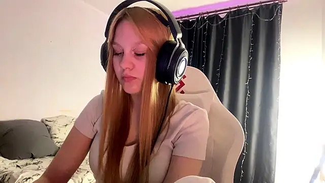 axin burnell online show from March 14, 4:45 pm