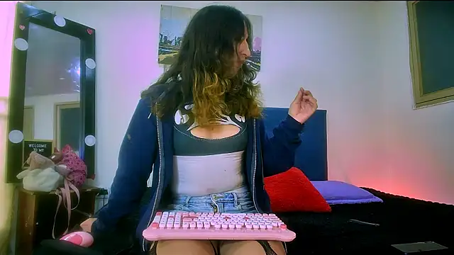 Snapshot of MEW_ALIX chatting on June 18, 7:51 pm MEW ALIX online show from June 18, 7:51 pm