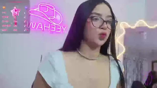 MILAH TAY online show from February 12, 11:49 am