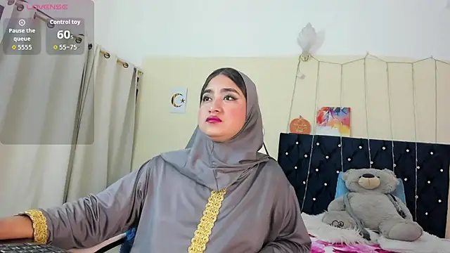 Snapshot of SamiraAwada chatting on May 12, 7:11 pm SamiraAwada online show from May 12, 7:11 pm